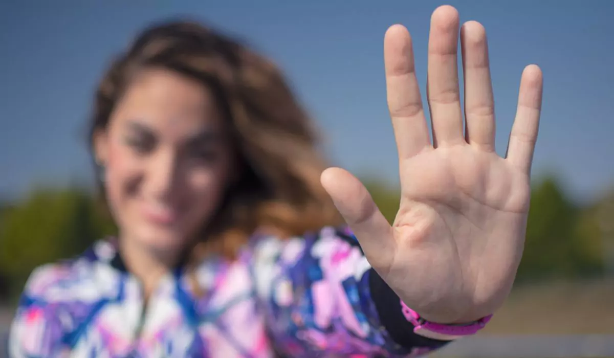 What decides handedness is it genetics genes wellness